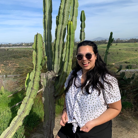 Meet your Posher, Tess - Picture 2 of 2